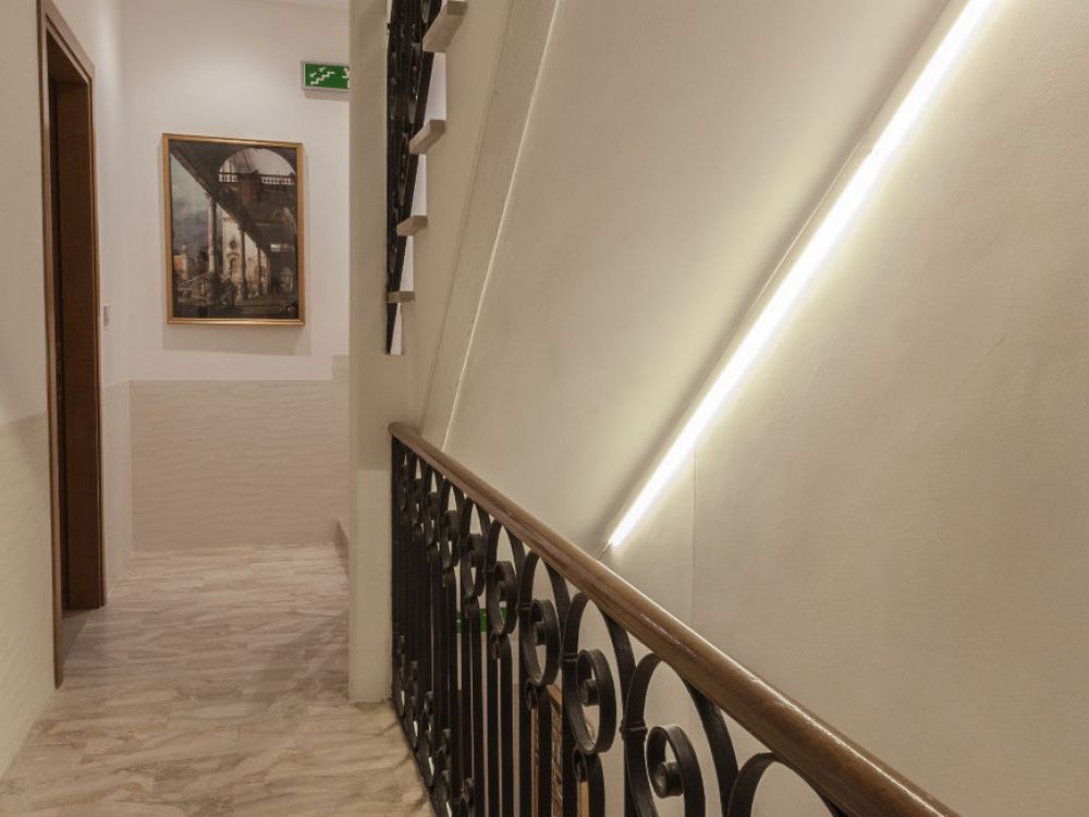 Ca' San Trovaso - 6 Rooms Venedik Dış mekan fotoğraf
