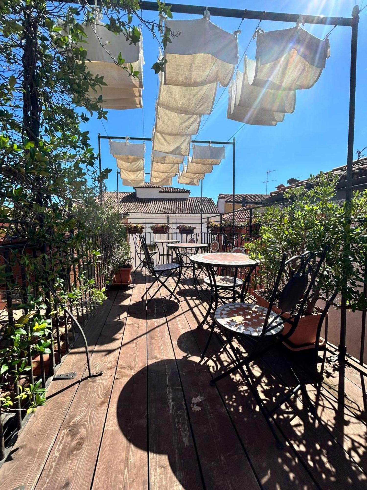 Ca' San Trovaso - 6 Rooms Venedik Dış mekan fotoğraf