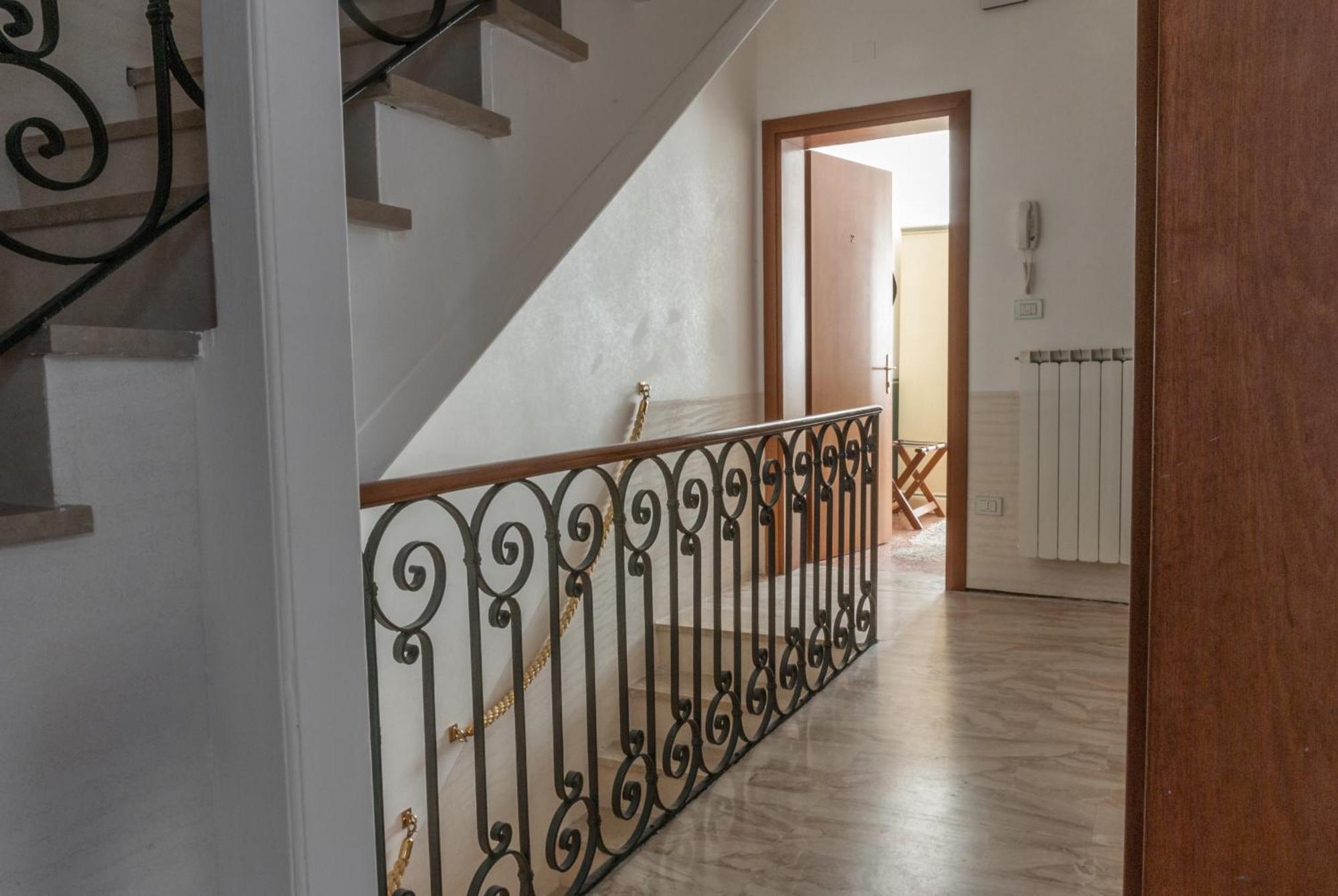 Ca' San Trovaso - 6 Rooms Venedik Dış mekan fotoğraf